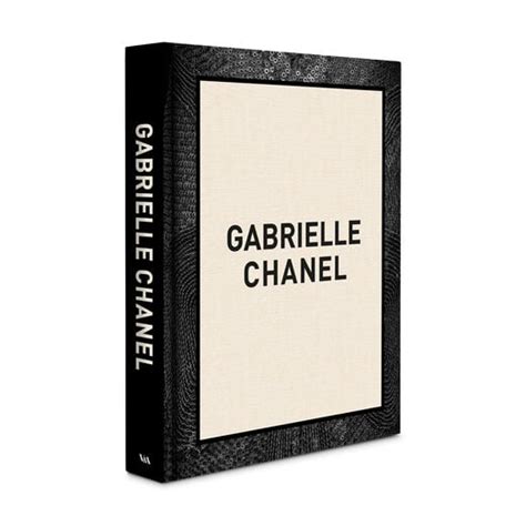 chanel exhibit at v&a|v&a gabrielle Chanel exhibition book.